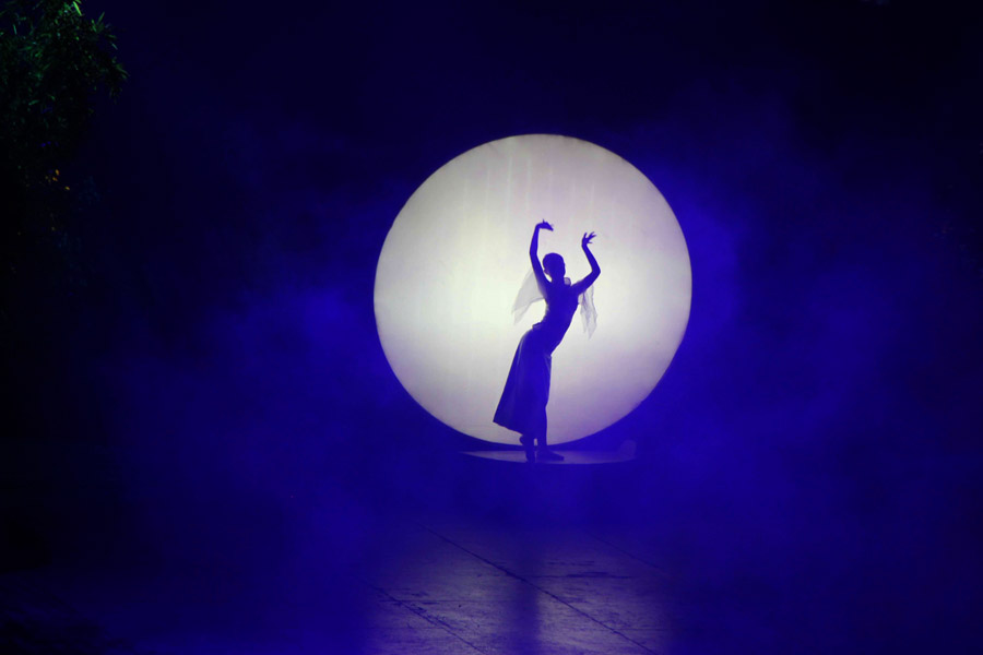 127 - Lovely lady dancer silhouette in Chinese stage show